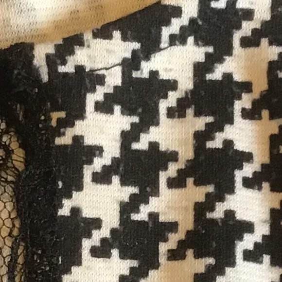 Lace & Gingham Print Top - Picture 3 of 8